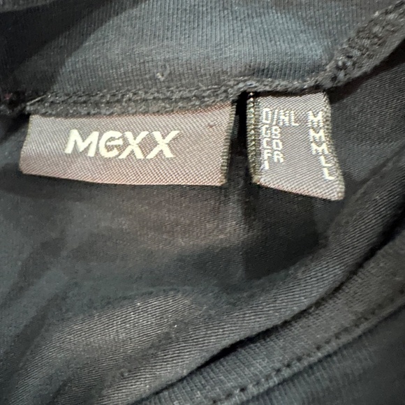 Black top - Picture 2 of 2